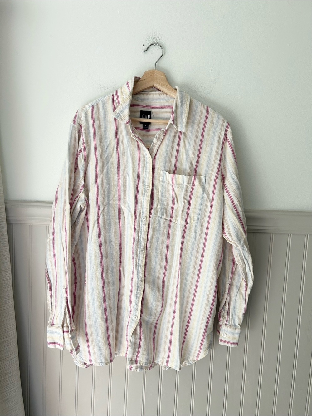 GAP Men’s XL Cream Button-Down Shirt Linen Blend Red & Light Blue Stripes
